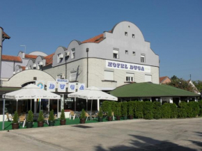 Отель Hotel Duga  Нови-Сад